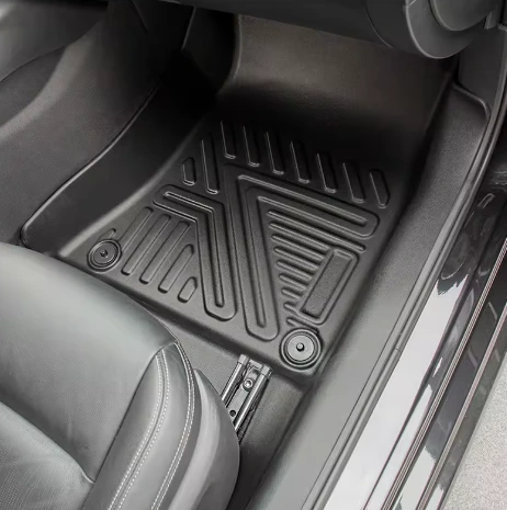 Tapete instalado en un Volkswagen Jetta 2023